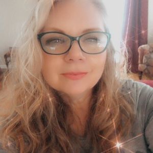 Meet your Posher, Carol